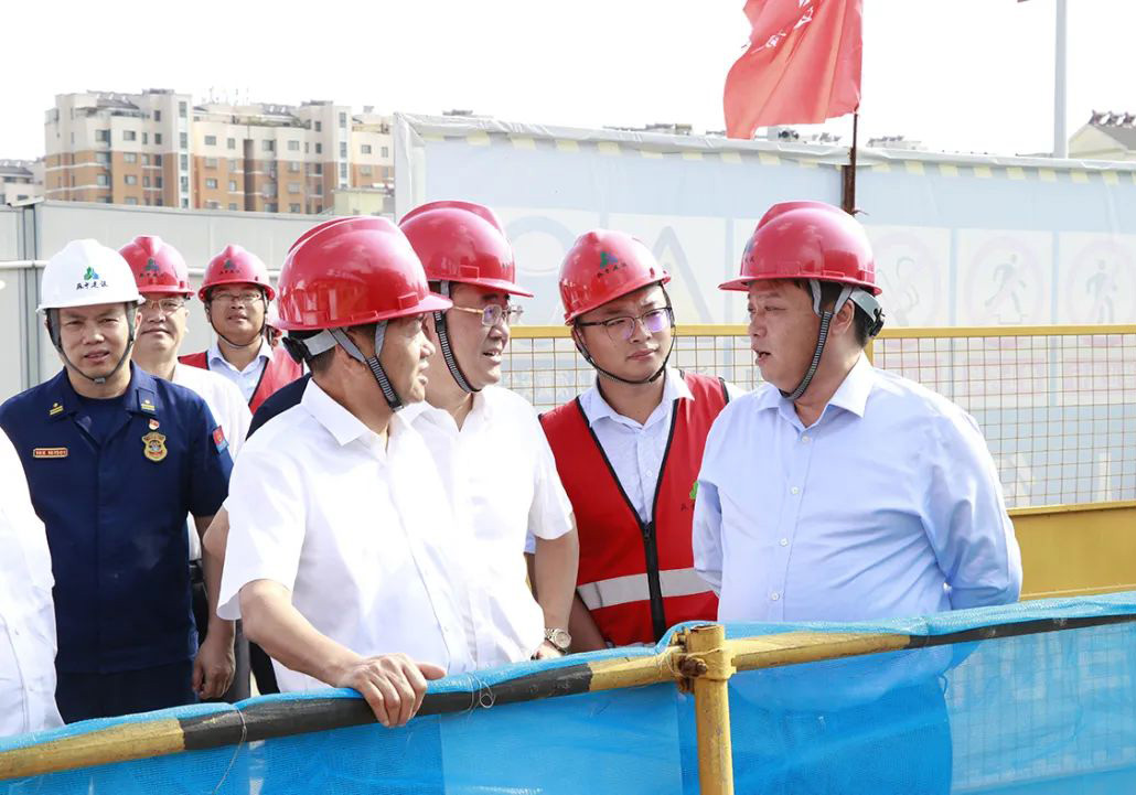 海安市委書記于立忠率隊(duì)檢查公司海安郵政物聯(lián)大廈安全生產(chǎn)工作