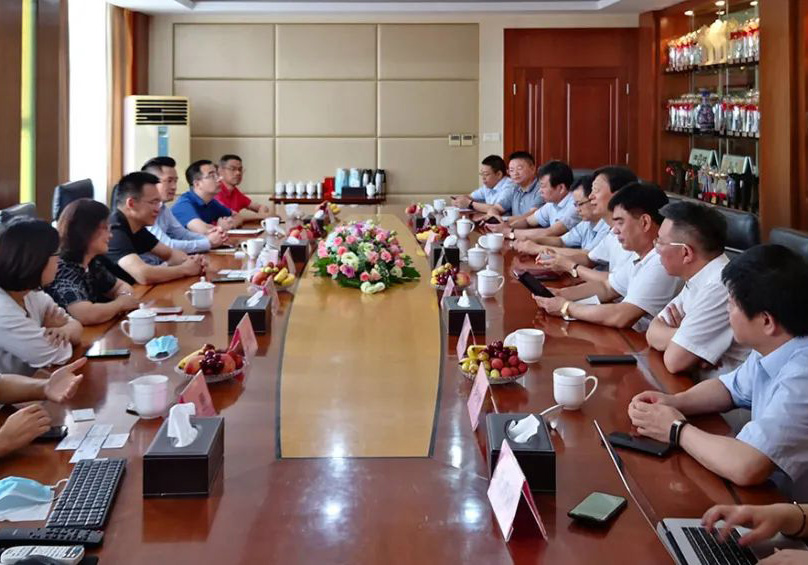 公司與融信集團(tuán)開展“總對總”交流