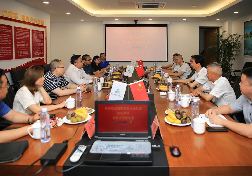 公司總裁陳永明帶隊與華潤置地、旭輝集團(tuán)、金地集團(tuán)等戰(zhàn)略大客戶開展高層交流